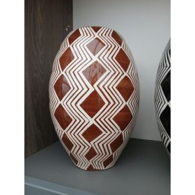 Kézzel készüt kerámia váza rombusz barna 30x10