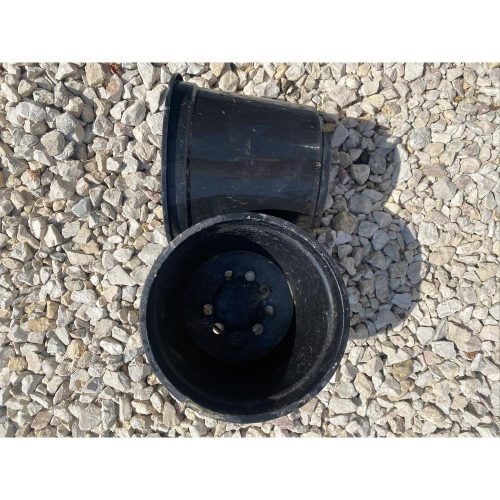 Használt-fekete-műanyagcserép-19cm